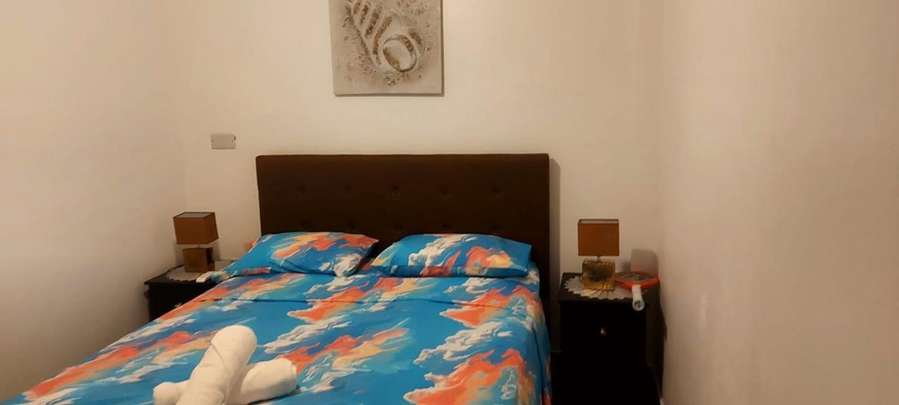 Amazing Beach View Apartments 캐스트리스 외부 사진
